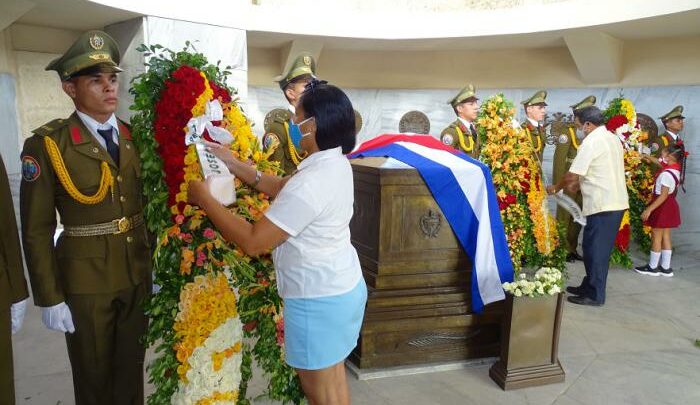 tributo desembarco yate granma