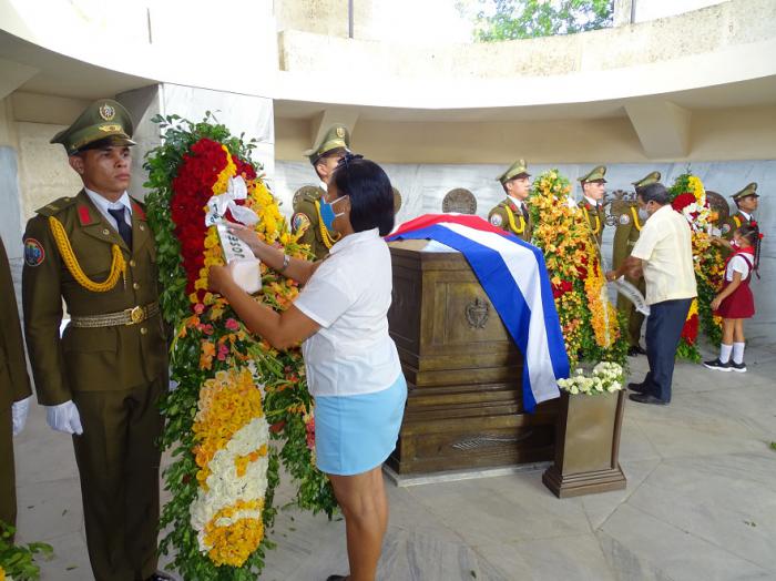 tributo desembarco yate granma
