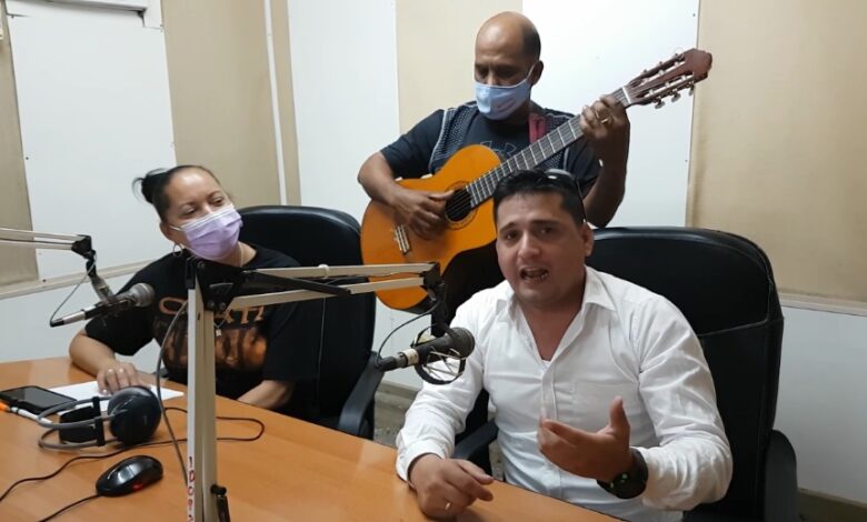 Artistas aficionados de Sandino honran en versos al Partido Comunista de Cuba