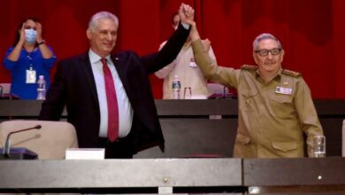 Díaz-Canel: «Entre los revolucionarios, los comunistas vamos al frente»