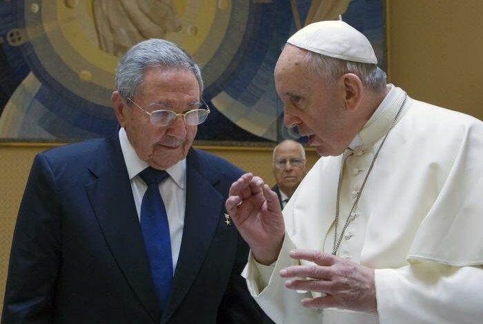 Trasladan Raúl y Díaz-Canel deseos de pronta recuperación al Papa Francisco