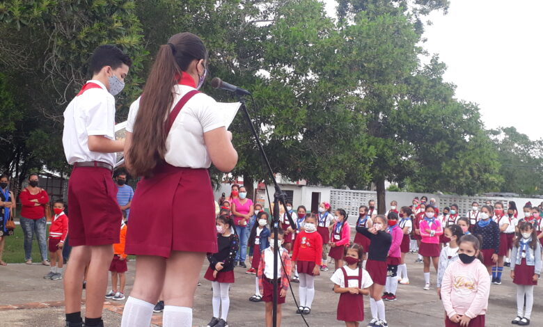 Reinicio curso escolar en el Seminternado Vig{esimo Aniversario del Adalto al Cuartel Moncada en Sandinoino