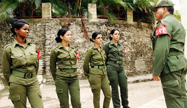 servicio militar voluntario femenino