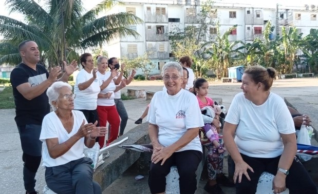 Círculo de Abuelos Renacer recuerdan su juventud