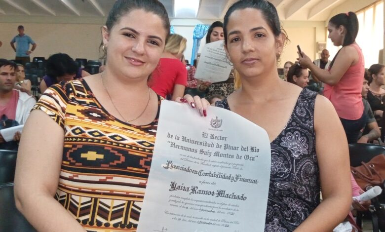 Gradúan en Sandino a estudiantes del Centro Universitario Municipal