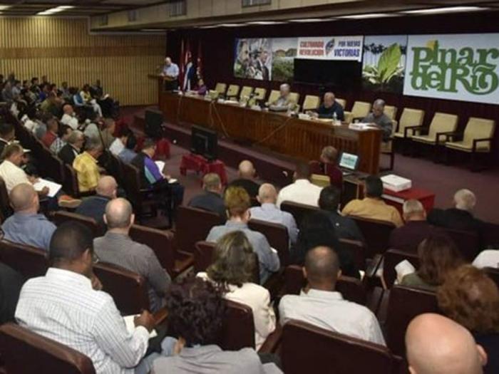 explotar potencialidades avance país