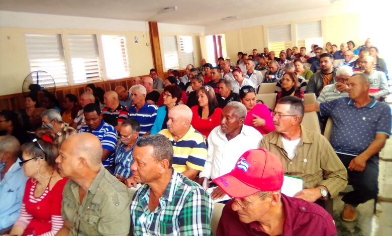 Martí presente en la sesión ordinaria de la AMPP