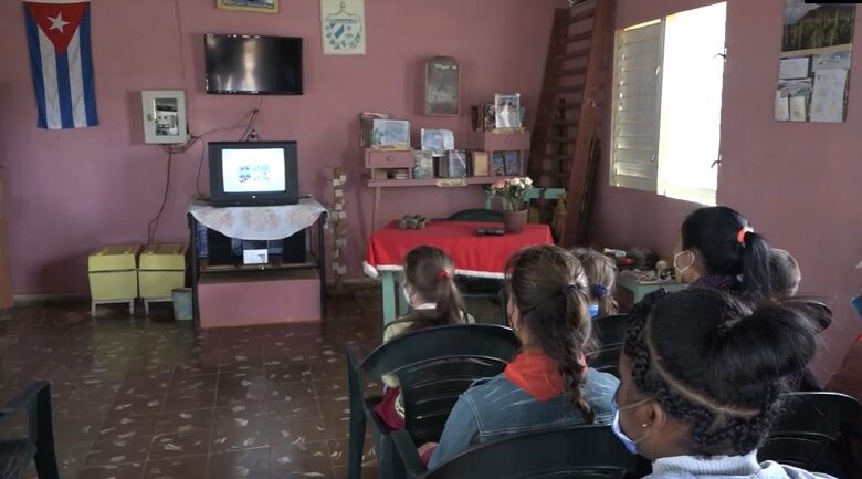 salas de televisión Las Tumbas