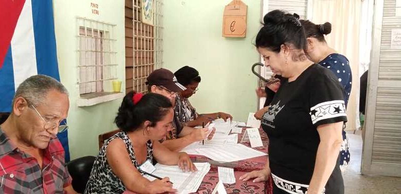 Jornada histórica bañada de democracia