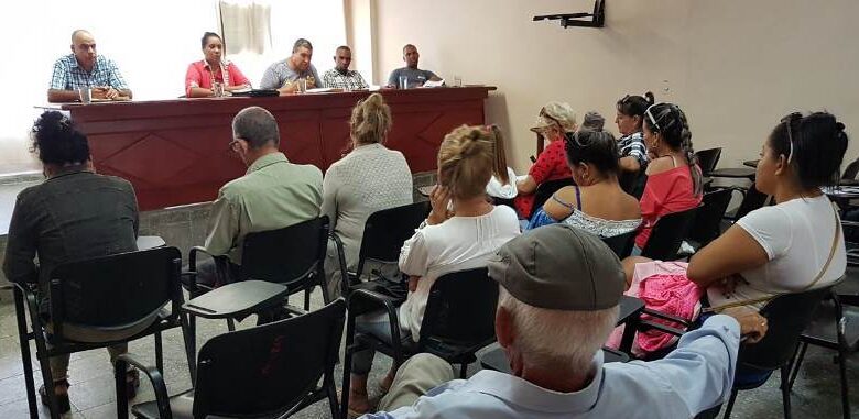 encuentro Buró municipal del Partido con la prensa