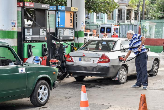 actualizan precios minoristas de combustibles y tarifa eléctrica