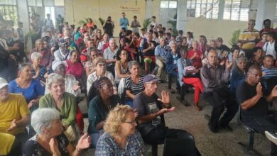 Realizan reencuentro de fundadores de la escuela Elena Fernández Castro