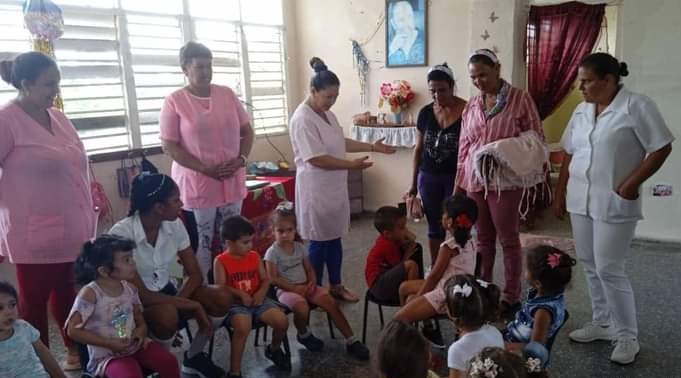 Entregan donativo a círculo infantil de Sandino