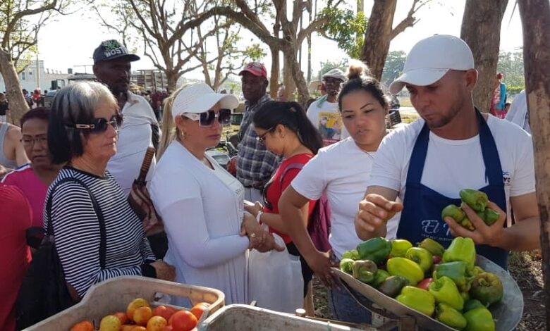 feria agropecuaria y comercial en saludo al Primero de Mayo Sandino