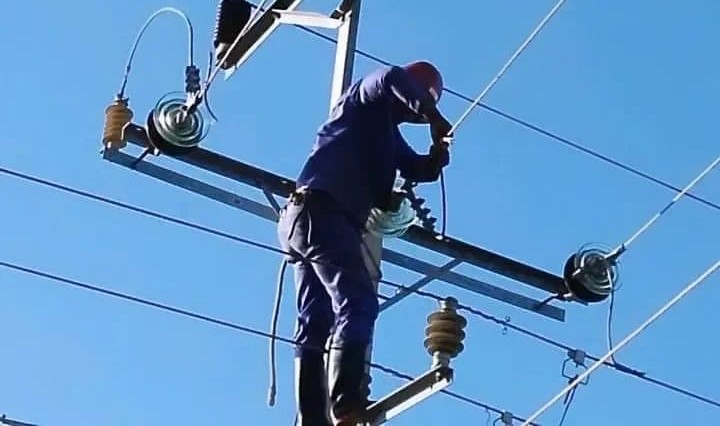 Trabajadores eléctricos, héroes anónimos