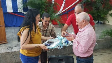 Condecoran en Sandino a cederistas con relevantes méritos CDR