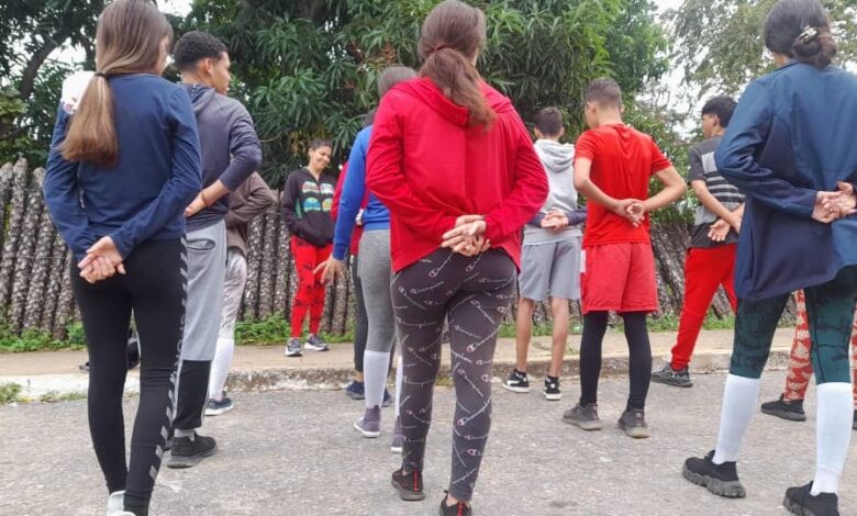 compañía de ceremonia del Centro Mixto Elena Valdés cortés bastión 2024