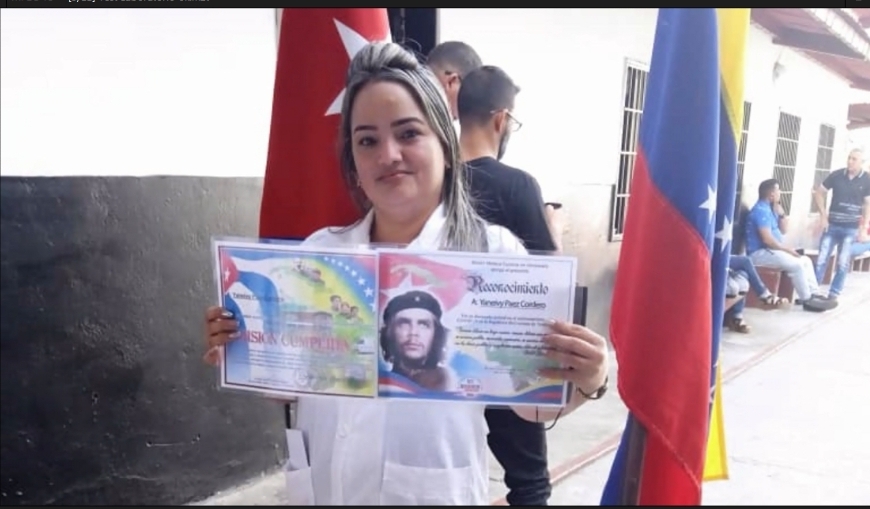 bata blanca Yirelvis Pérez Cordero
