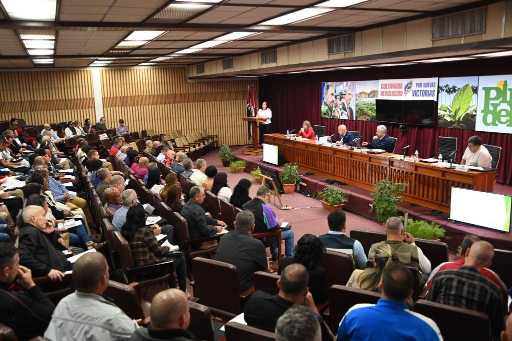 Pleno Extraordinario del Comité Provincial del Partido en Pinar del Río