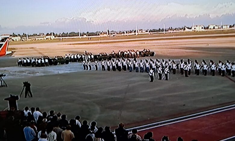 Al amanecer de este jueves, arribó la aeronave que trasladó los restos mortales de los 32 cubanos caídos en Venezuela el pasado 3 de enero, en el cumplimiento de su deber.